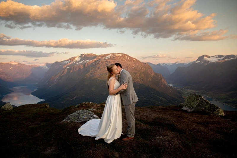 Best Places to Visit with Destination Wedding Photographer in Arizona!