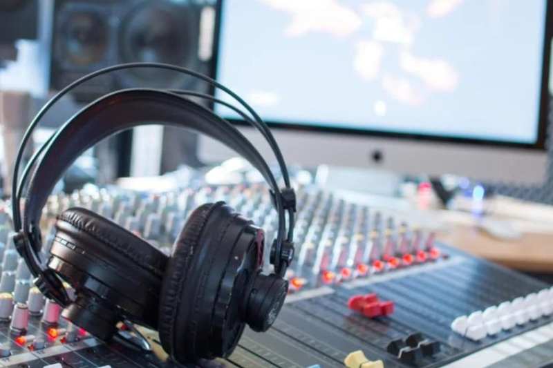 7 Signs of Superior Voiceover Services: What to Look For