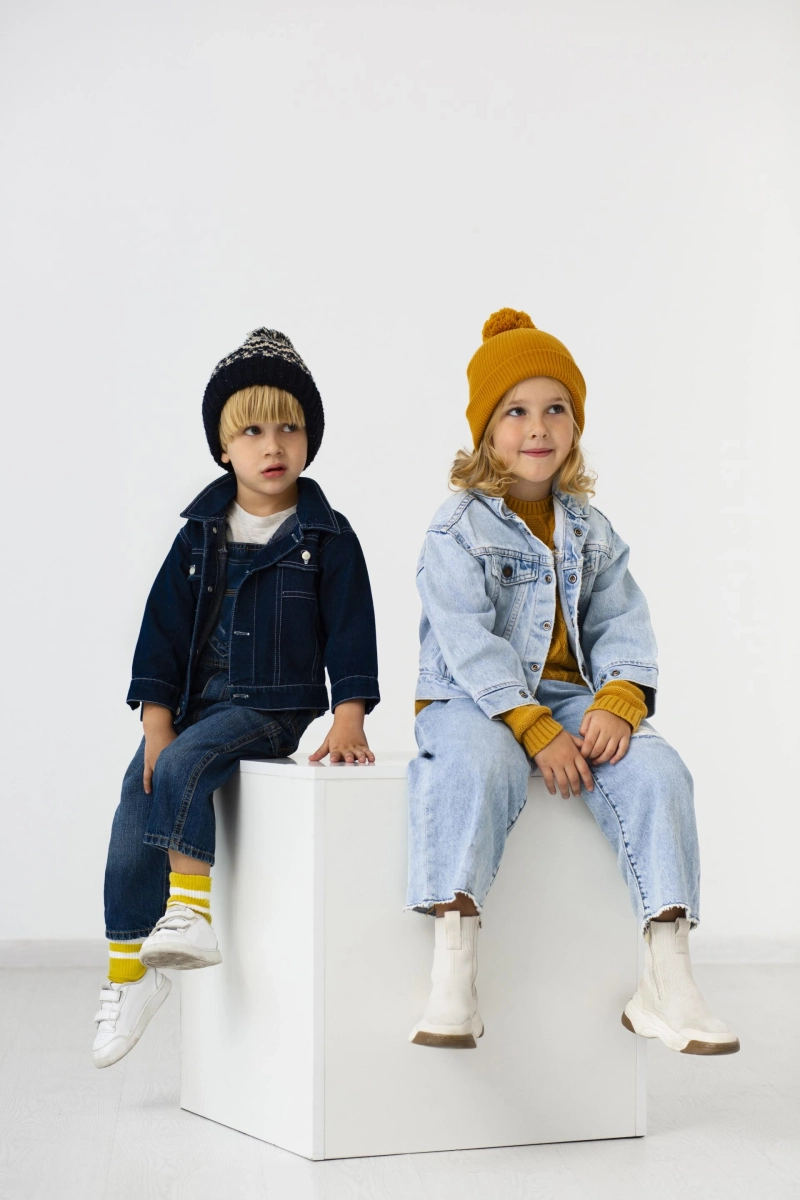 Online vs In-Store: Where to Buy Kids Clothes in 2025?