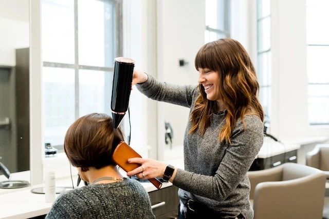 How to Choose the Right Hair and Beauty Salon in Cardiff