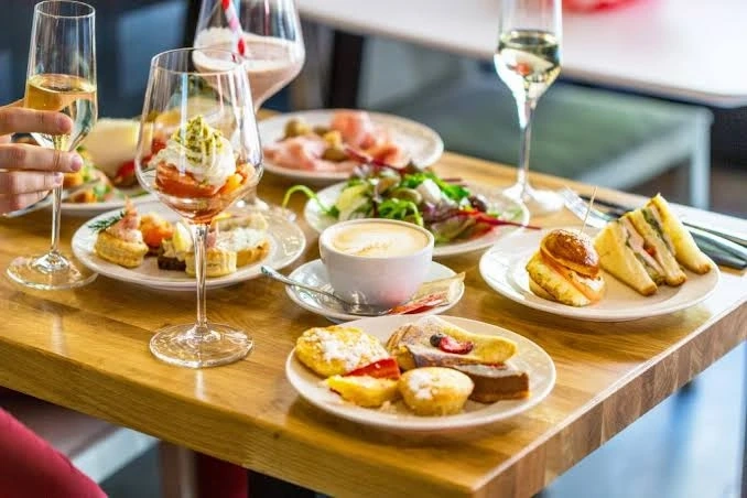 It's Not Breakfast, It's Not Lunch- So Why Should You Eat Brunch?