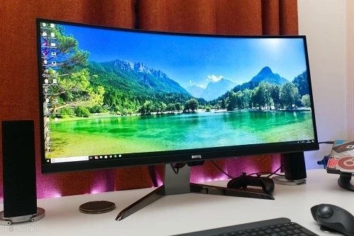 How to Use Your Ultrawide Monitor to Its Full Potential