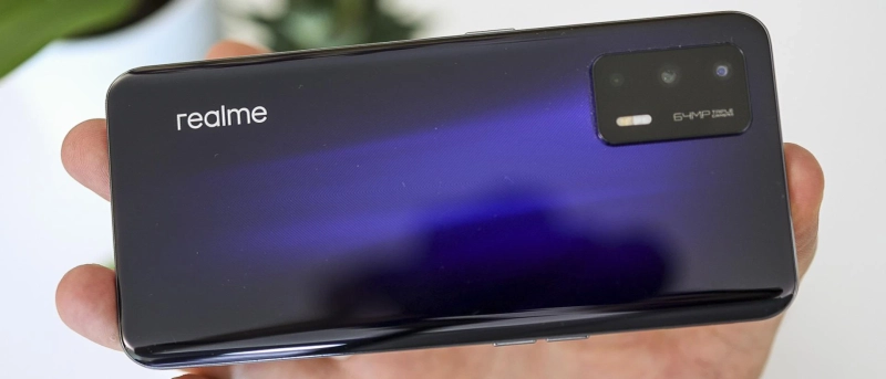 Realme GT Review: Eye Catching Flagship Phone