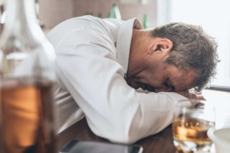 What Are The Safest Methods for In-Home Alcohol Detox?