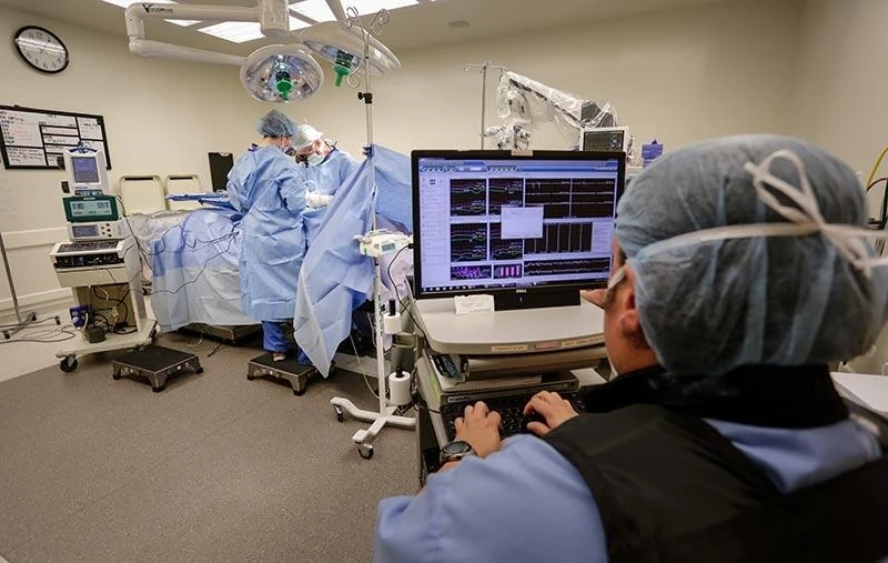 In Neurooperative Procedures, Intraoperative Neuromonitoring Reduces The Risk Of Neurological Damage