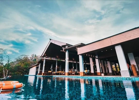 Islands of Quiet Light: Discovering Solitude in a Budget Hotel at Port Blair and Neil Island