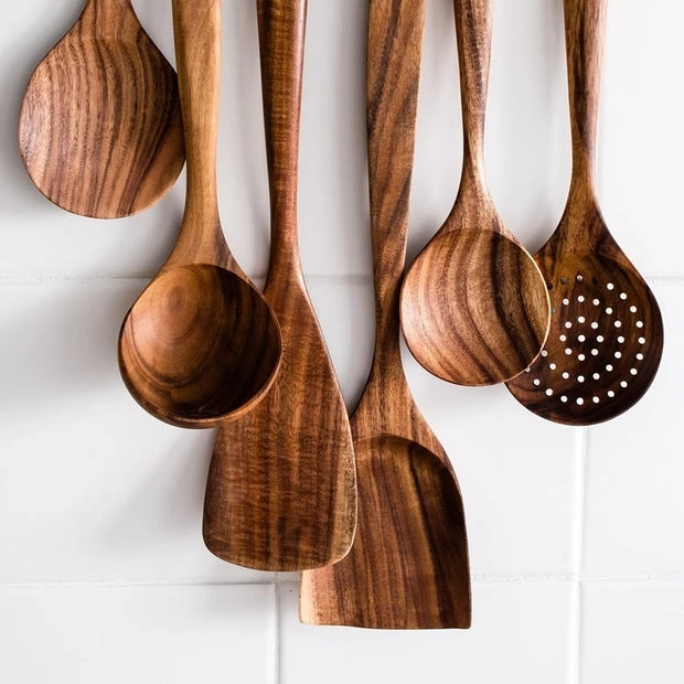 Elegant Decor Items for Your Tablescape