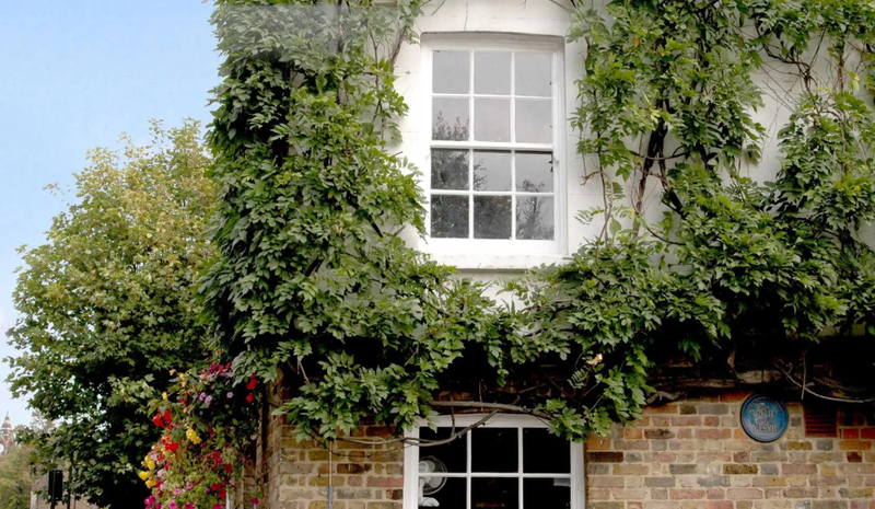 Why Timber Sash Windows in London Are Still the Premium Choice
