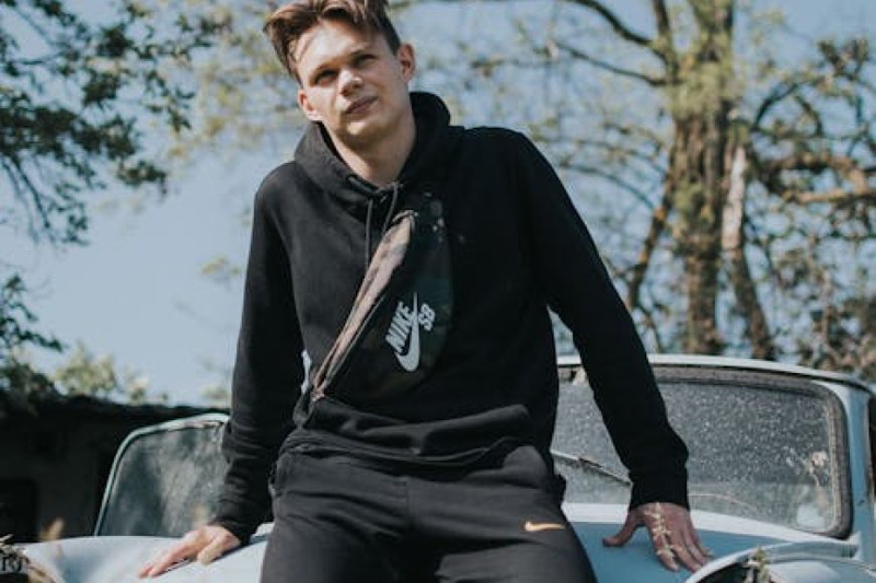 Beyond Fashion: Personalizing Your Look with the Broken Planet Hoodie