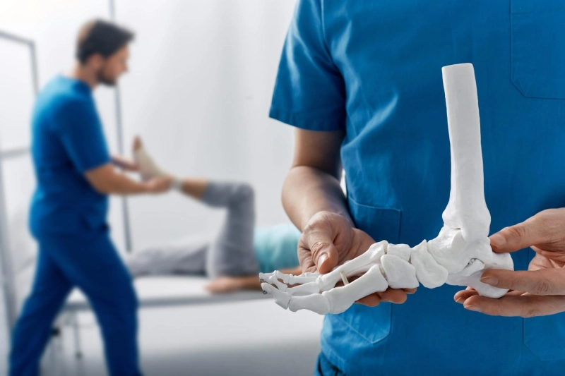 Find Relief with Expert Orthopaedic Surgeon Delhi – Dr. Anant Kumar Tiwari