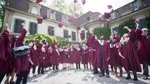 Factors to Consider Before Pursuing Executive MBA Programs for International Students