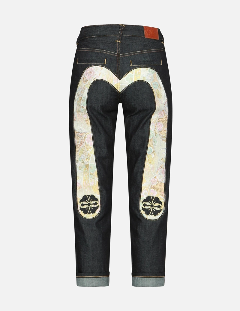 Navigating Style with Ease: The Evisu Jeans Official Online Store