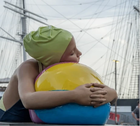 The Art of Emotion: How Painted Sculptures Capture Human Connection