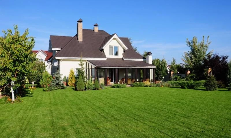 Commercial & Residential Lawn Care Services in Edmonton | Seasons 360