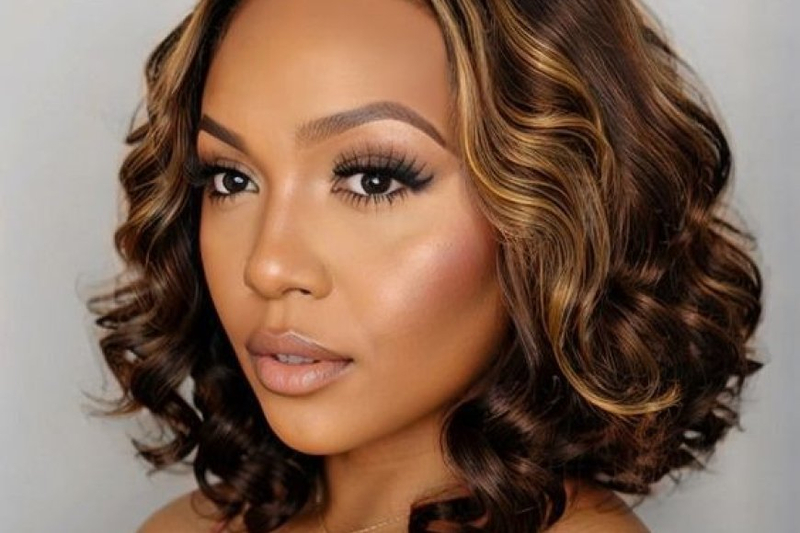 Beachy Vibes: Channeling Summer with Wavy Wigs