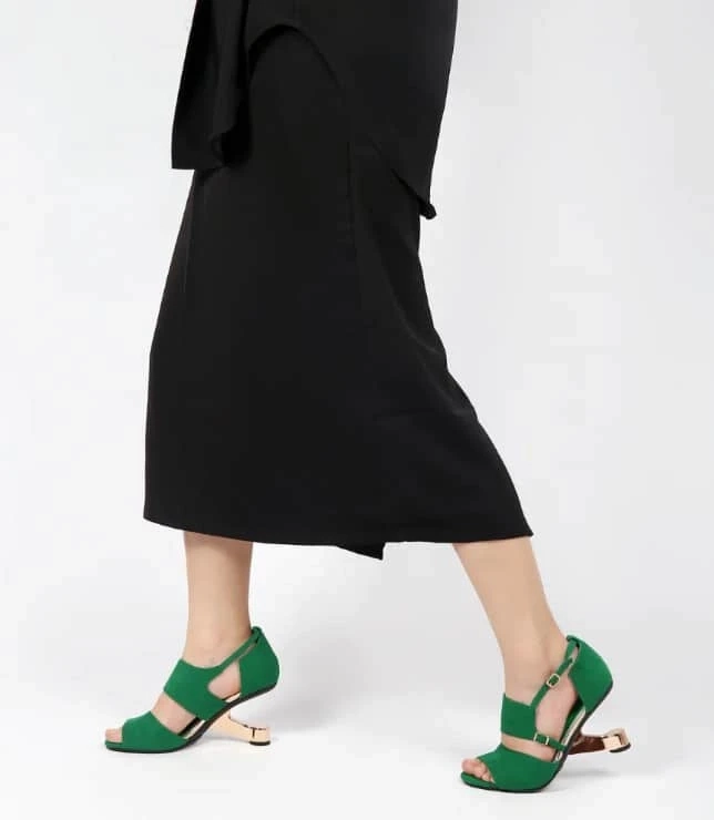 How Peep Toe Sandals Add A Touch of Elegance and Sophistication to Your Look?