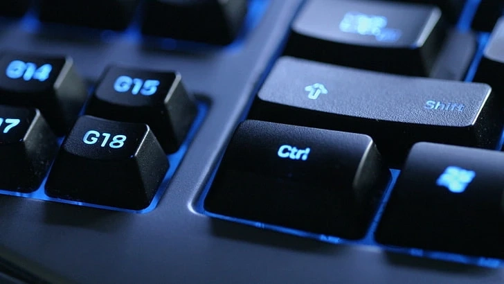 5 Pengelompokan Tombol Keyboard
