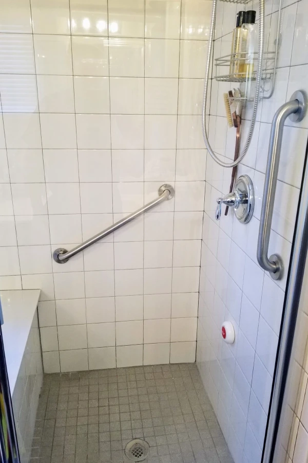 Where to Install Shower Grab Bars for Maximum Safety?