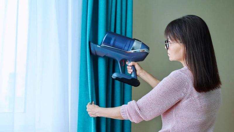 What Are the Signs That You Need Curtain Cleaning Services?
