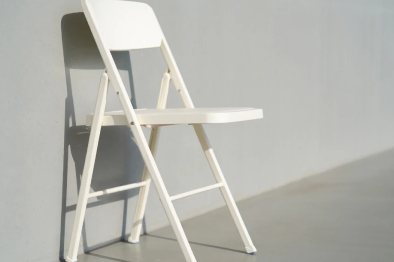 Choosing the Right Plastic Chairs for Your Needs