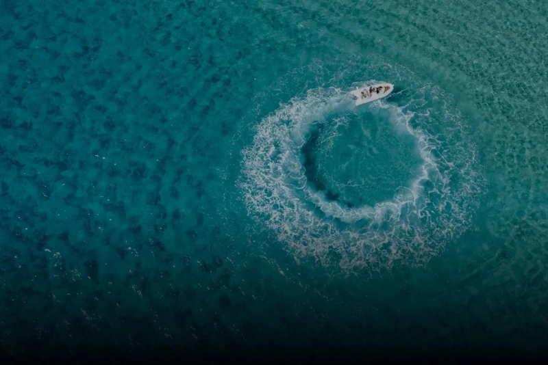 Crimson Abyss Beckons: Unveiling Jeddah's Supreme Red Sea Diving and Snorkeling Odyssey