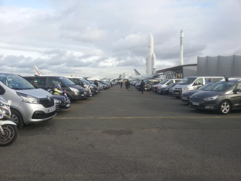 Luxury chauffeur prive Paris mastering event mobility