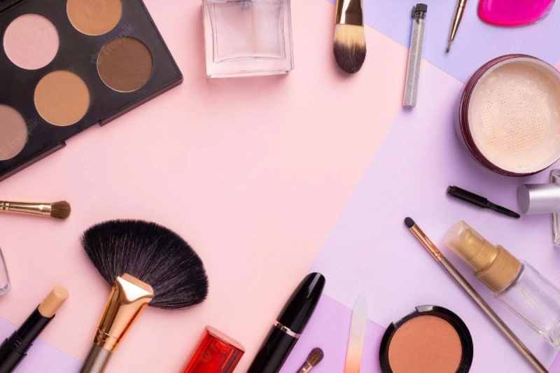 How Private-Label Manufacturers Cater to Diverse Cosmetic Needs?