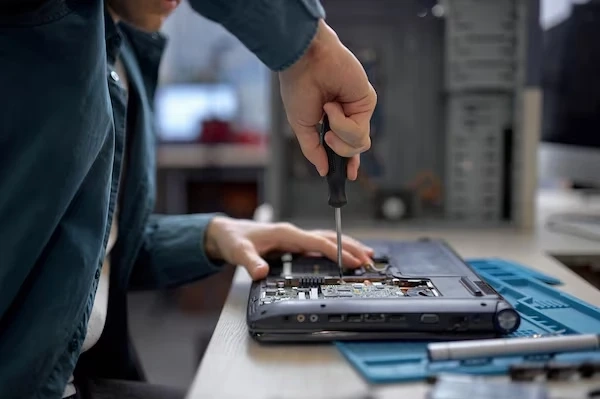 Top 5 Signs Your Laptop Needs Professional Repair