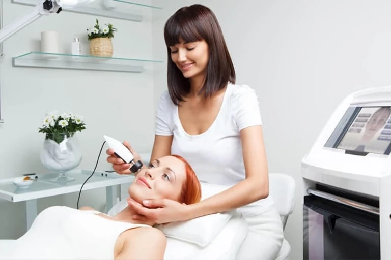 TitleThe Glam Room Toronto – Advanced Skincare, Aesthetics, and Wellness