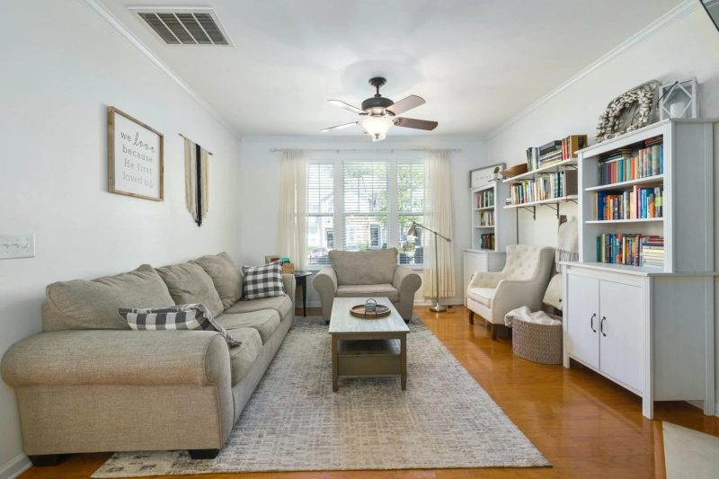 Keeping Your Living Room Engrossing With Appropriate Furniture