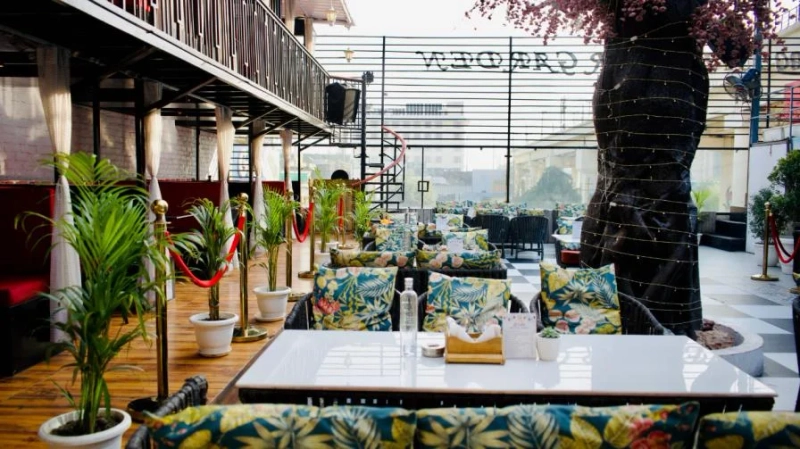 Are there any special events or live entertainment hosted on the rooftop?