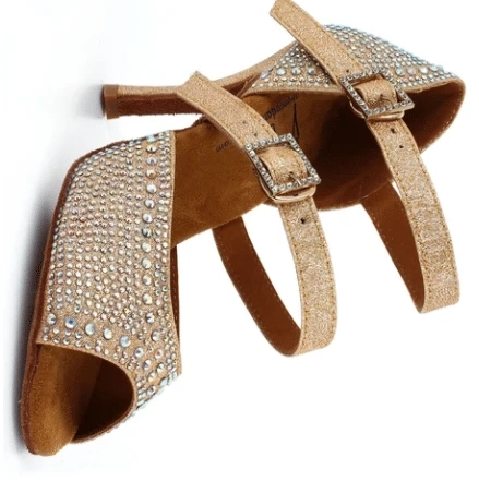 Why women's Salsa shoes are so important for salsa dancing?