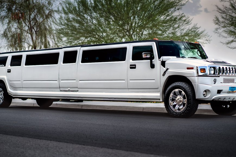 Unveiling the Luxurious Benefits of Limo Hire Near Me