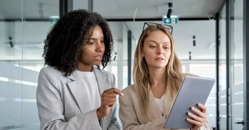 Blended Learning in Corporate Training: Best Practices for 2025