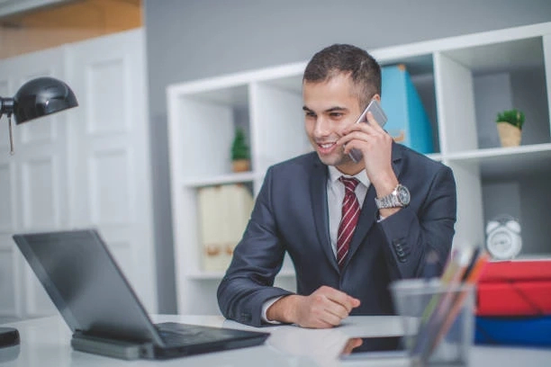 The Benefits of Implementing Live Chat in Law Firms: A Comprehensive Guide