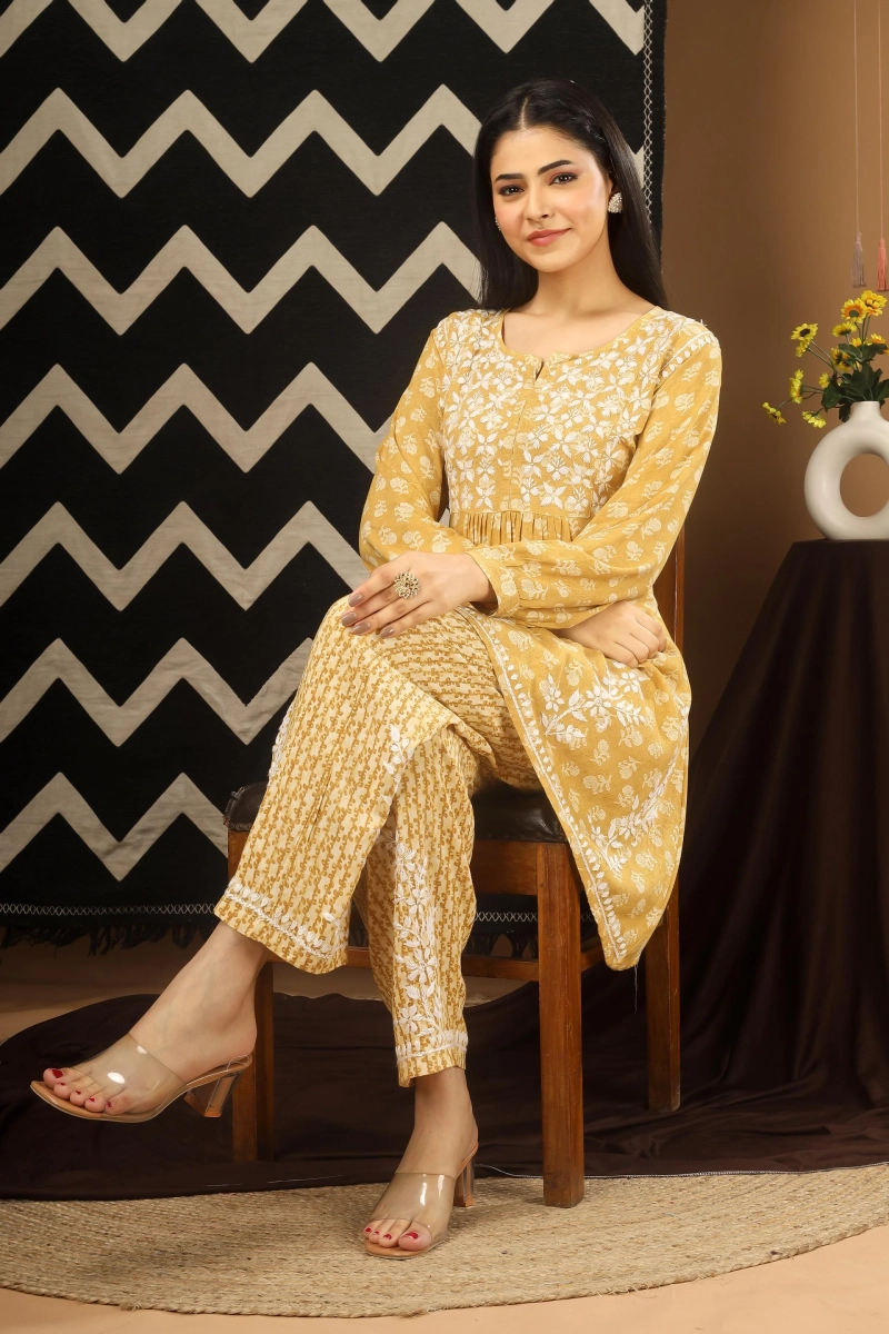 Kashmiri Kurtis: The Blend of Heritage and Elegance in Everyday Ethnic Wear