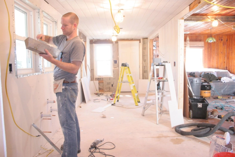 Should You Work with a Remodeling Company or Independent Crew?