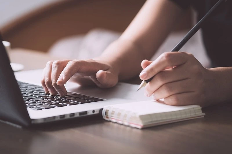 The Complete Guide to Writing Research Papers