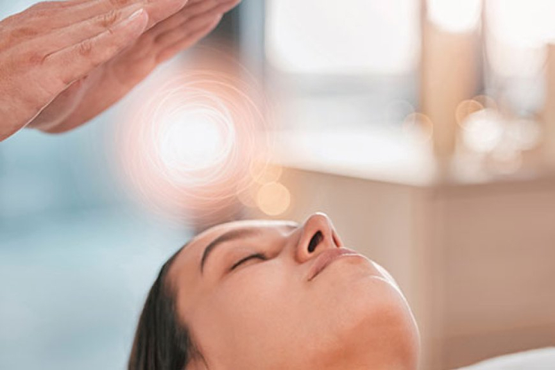 How Reiki Massage Therapy Can Ease Insomnia Rooted In Stress