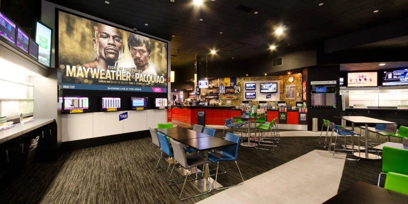 The Golden Nugget Hotel: Melbourne's Premier Sports Bar and More