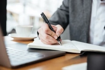 Does a design team have any designer personas?