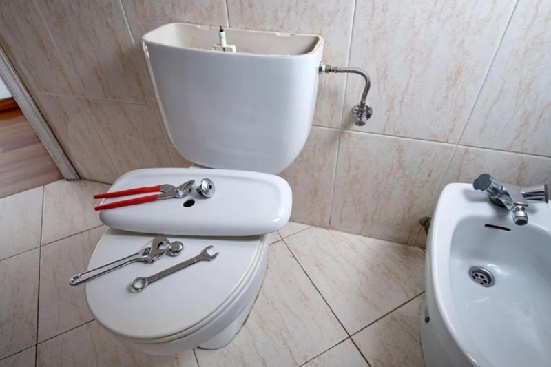 Choosing the Right Toilet for Your Home: A Buyer's Guide in Lancaster, CA