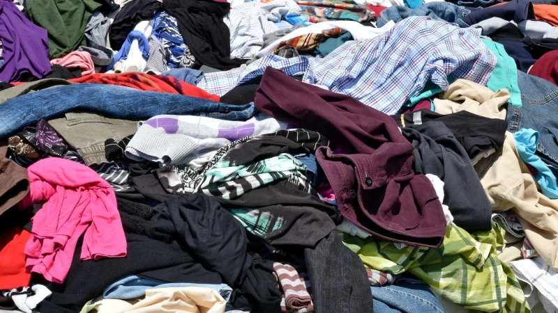 The Ultimate Guide on What to Do with Old Clothes: Recycling, Donating, and More