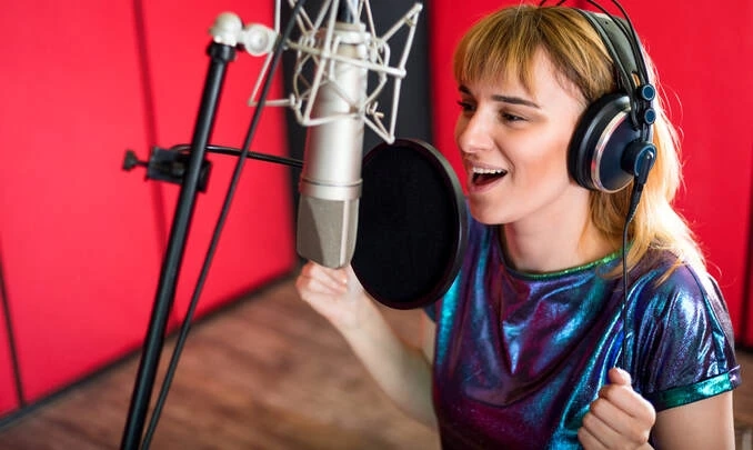 Finding Your Voice: 8 Top Tips for Aspiring Voice-Over Artists