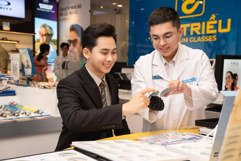 Mắt kính cao cấp: Phong cách dẫn đầu, cam kết chính hãng 100%