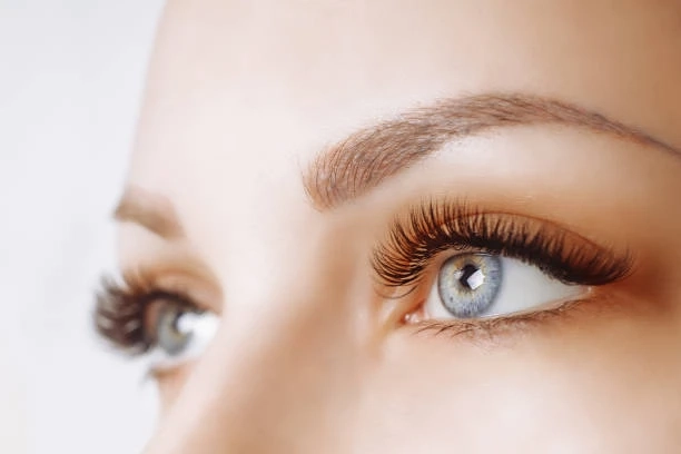 The Different Curl Types of Eyelash Extensions