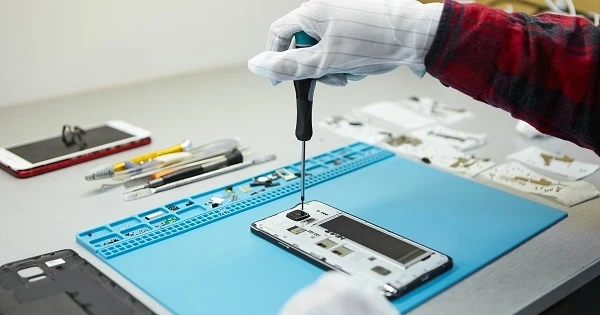 Top 10 Career Options After Completing a Mobile Repairing Course