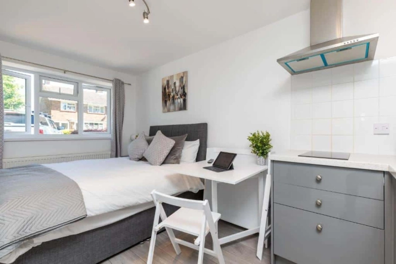 Things to weight before renting a short term let Crawley