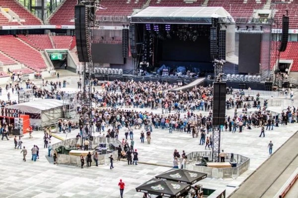 Where to Get Portable Tent Flooring in Chicago For an Event?