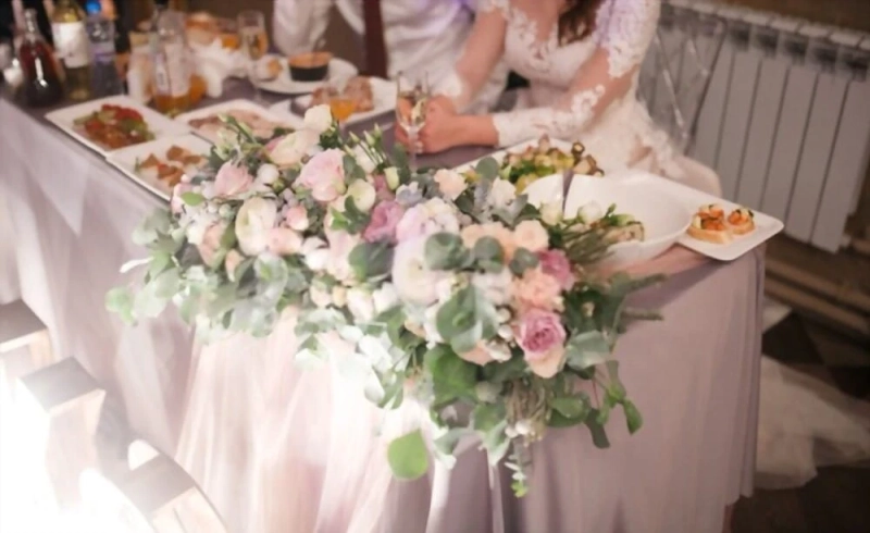 Trendy Wedding Flower Arrangements Ideas That Will Stand Out in 2022